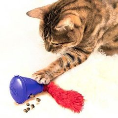 Kong CAT TREAT CONE - іграшка для котів % Petmarket