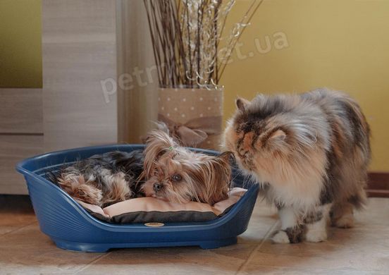 Ferplast SIESTA Deluxe 6 - пластикова лежанка для собак і кішок - Фуксія Petmarket